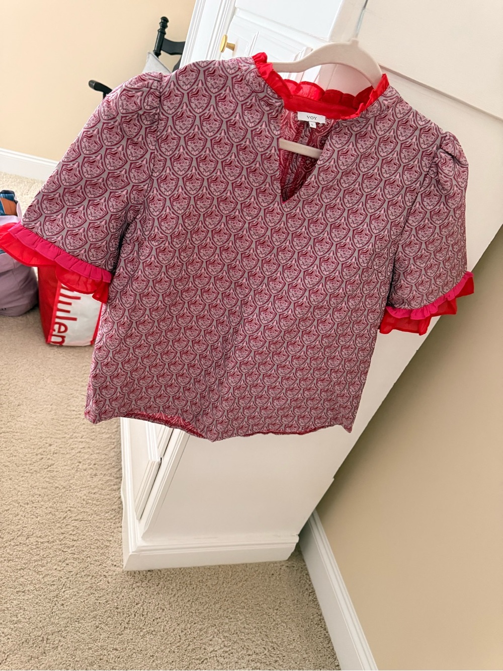 Voy Boutique Pink Patterned Ruffle Top